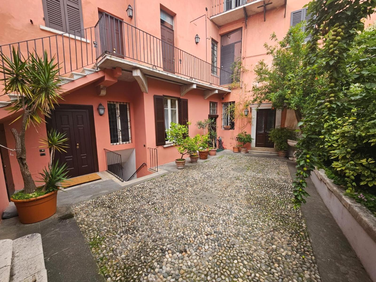 Il Cortiletto- Le Piazze Apartment เบรเชีย ภายนอก รูปภาพ